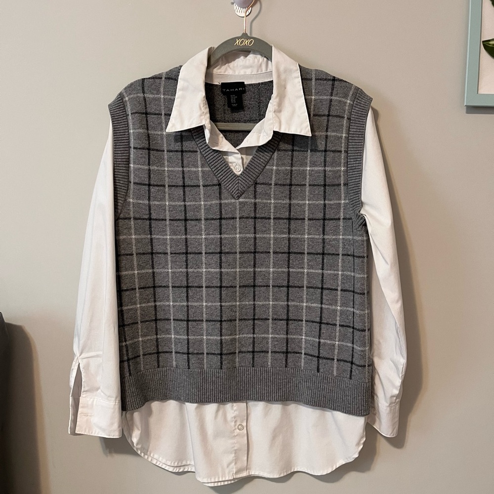 💙Free - add it to your bundle.  2 Fer Collared Long sleeves